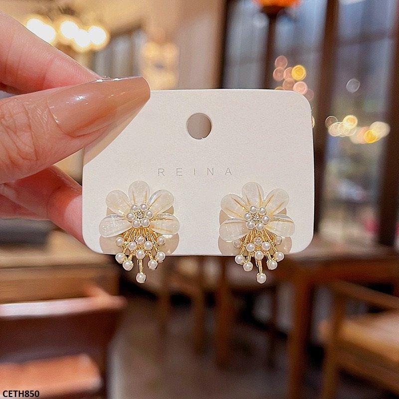 Pearl Flower Tops Pair ( Allow to open parcel )